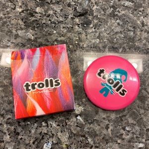 NIB MAC trolls beauty powder